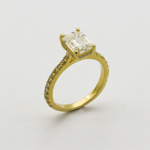 Elegant 925 Sterling Silver Ring